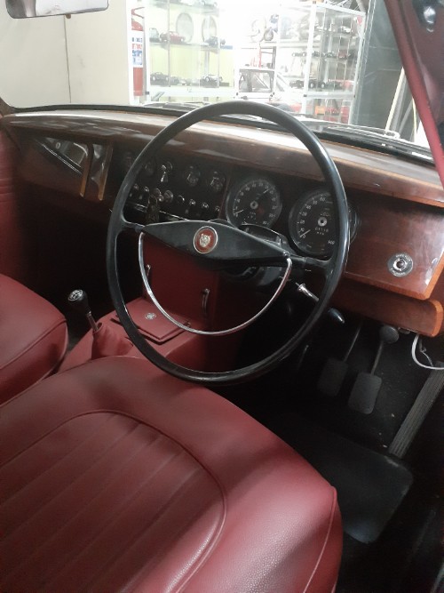 1963 Jaguar Mk2 3.4 interior